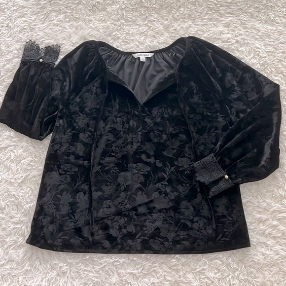 Pioneer Woman Velvet Peasant Top - Picture 11 of 15